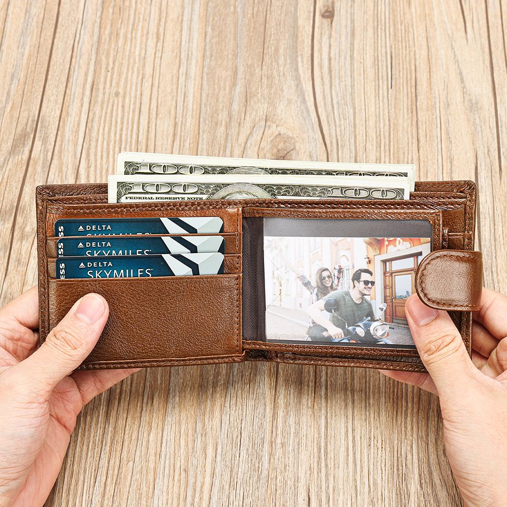 Men’s Leather Wallet with Front Coin Pocket & ID Window – Slim Bifold Style