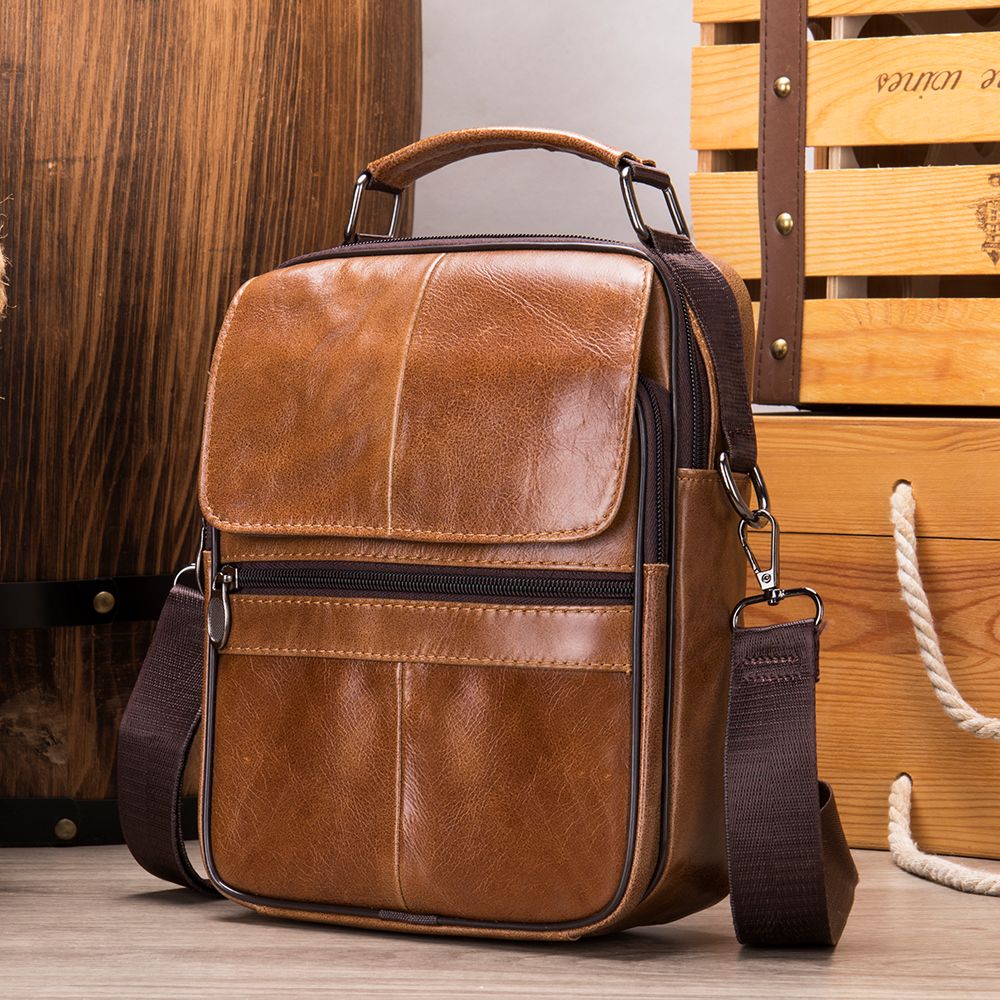 Small Leather Flap Side Bag – Sleek Crossbody Messenger for Everyday Use